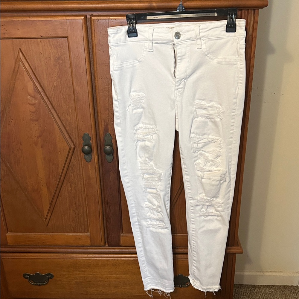American Eagle White Distressed High Rise Jegging